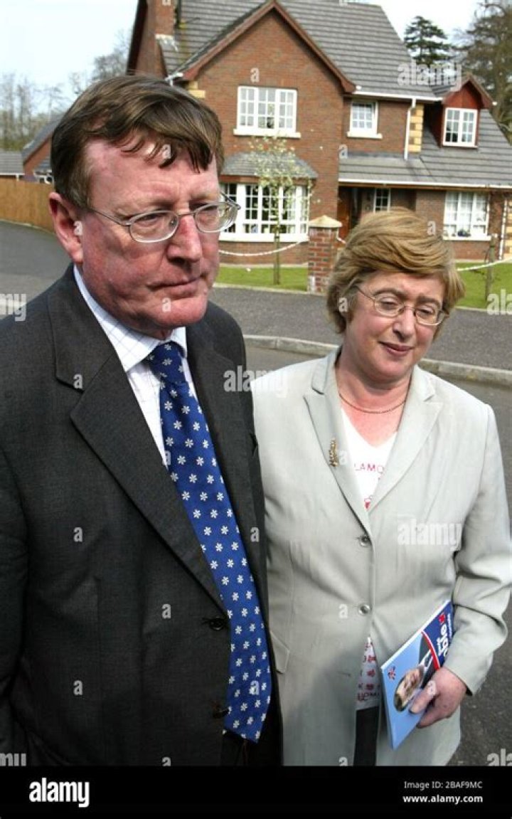 Who is David Trimble wife Daphne Elizabeth Trimble?