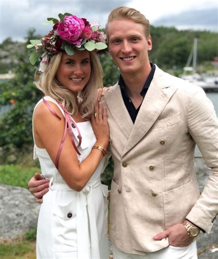 Who is Fanny Hammarstrand, John Klingberg's wife? Bio, age, kids, Instagram