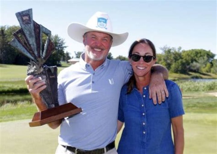 Who is Jerry Kelly wife Carol Kelly? Wikipedia, age, birthday, children, career, illness, house, Instagram, net worth