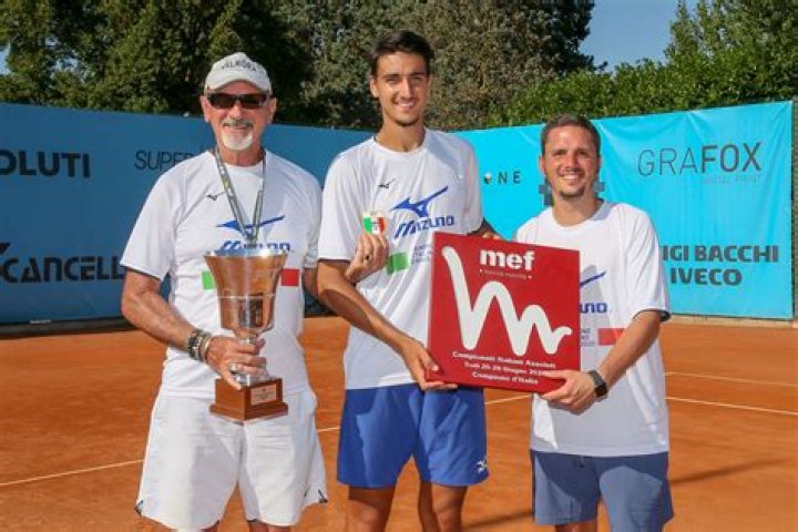 Who is Lorenzo Sonego coach Gipo Arbino?