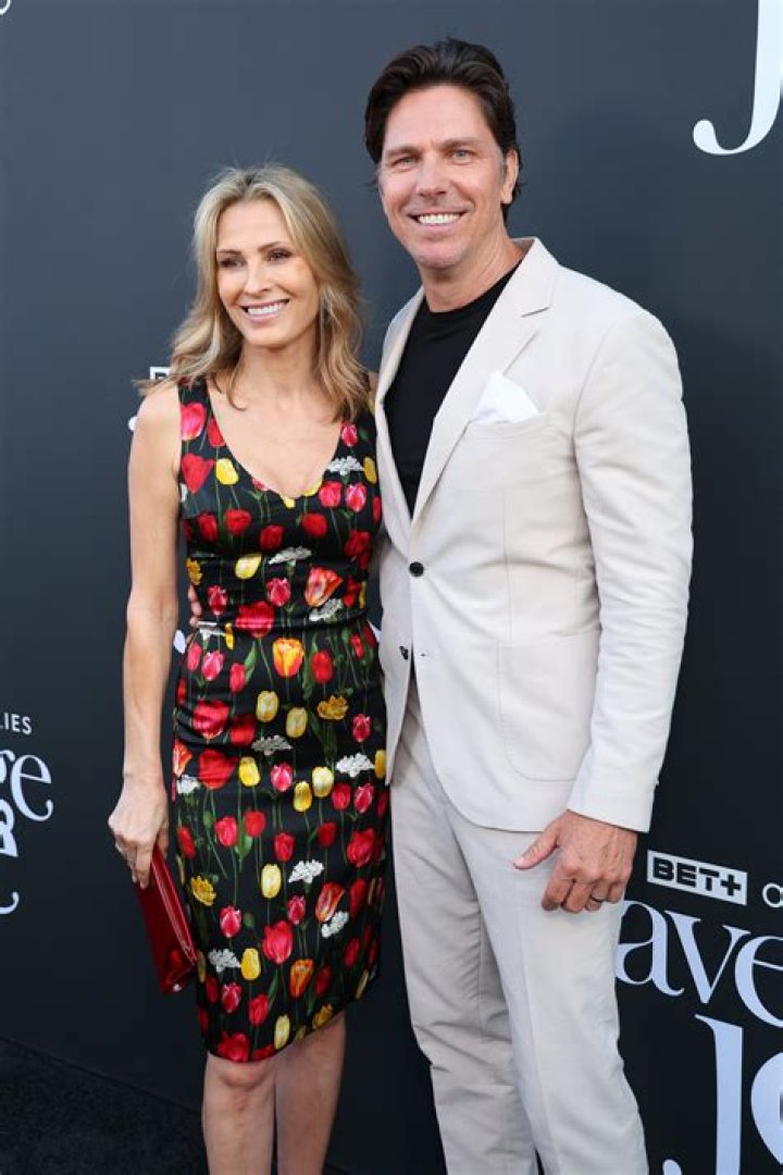 Who is Michael Trucco wife Sandra Hess?