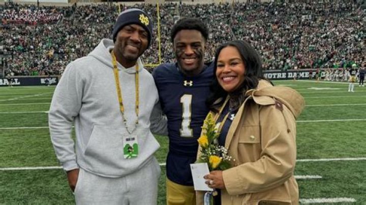 
Who Is Shelly Clark? Meet Drummer Fred White’s Wife: Family And Net Worth 
