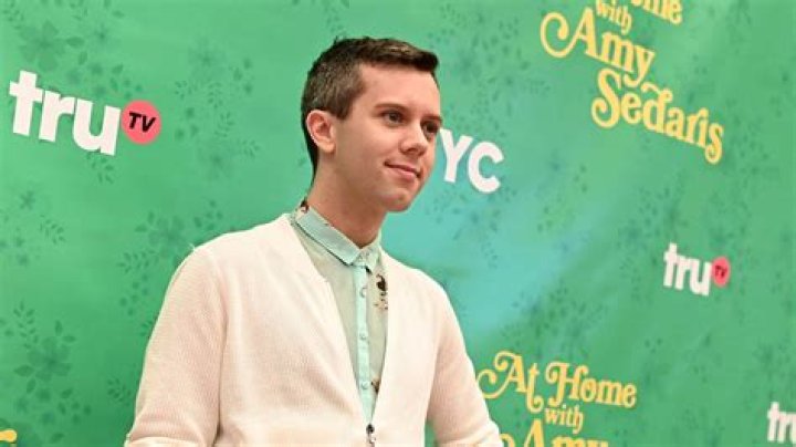 Who is the voice actor for Montel in ‘Big Mouth?’