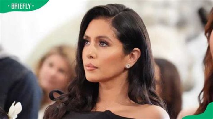 Who is Vanessa Bryant in a relationship with?