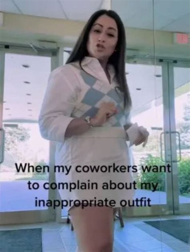 
Who Is Yamarie_23 On Instagram? Co-workers Want To Complain About Inappropriate Outfit 