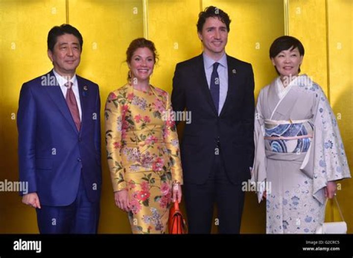 
Why Did Shinzo Abe and Wife Akie Abe Have No Children? World Looks Into His Family After Former Japanese PM Was Shot 