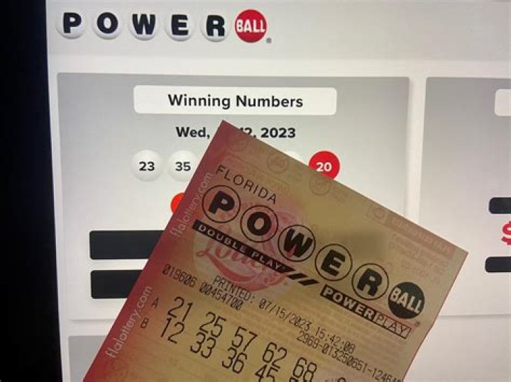
Winning Numbers Revealed for Record $1.9B Powerball Jackpot After Overnight Delay 