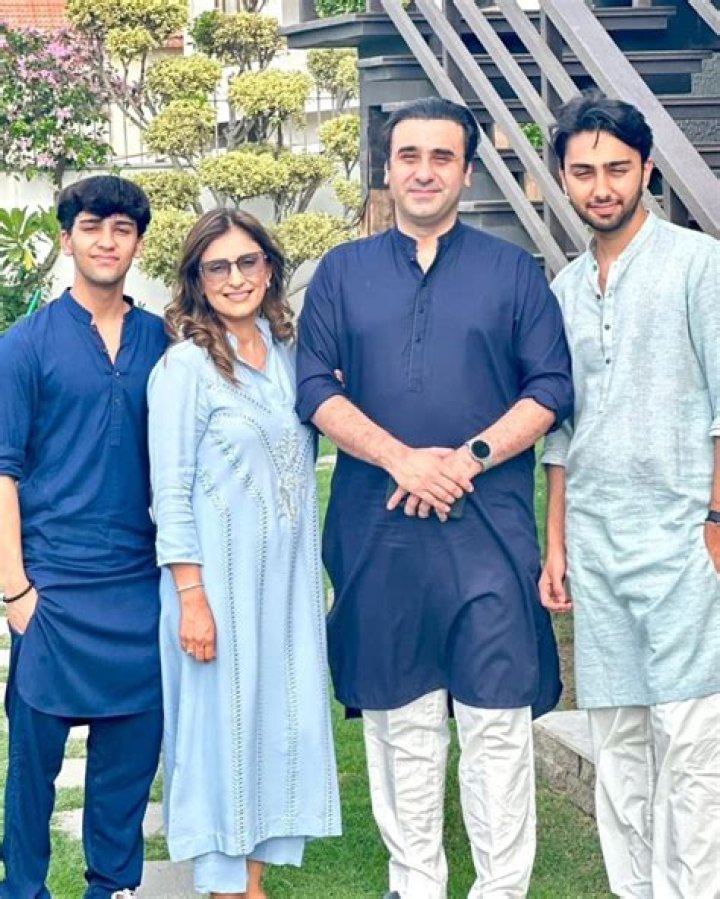 
Writer| Who Are Wajahat Ali Parents? Meet His Father Ali and Mother Sarah Kureshi 