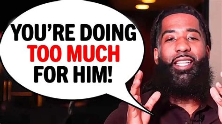 ‘You’re doing too much’ – Nana Ama McBrown criticised for interrupting King Promise’s performance at Mandy Ofori Sarpong’s wedding (VIDEO)