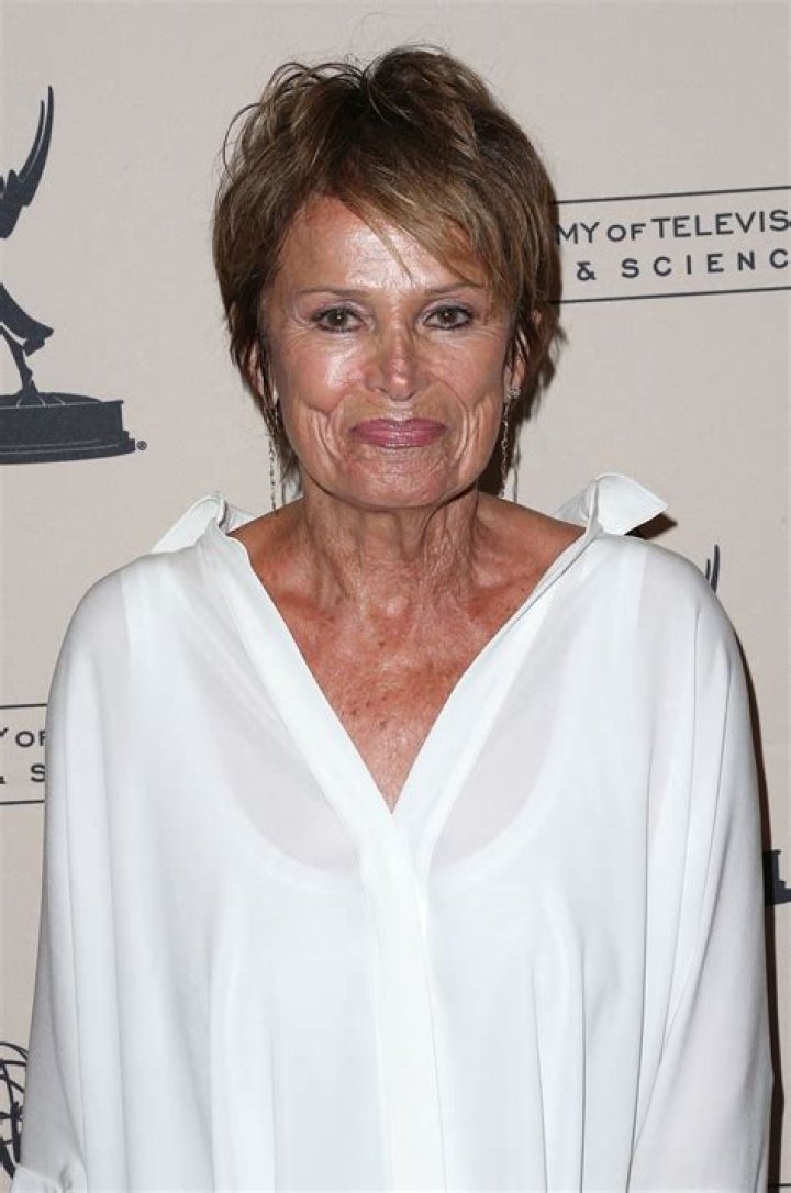 Zoe Barrie Height, Weight, Net Worth, Age, Birthday, Wikipedia, Who, Nationality, Biography