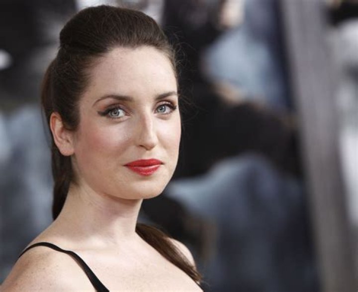Zoe Lister Jones Height, Weight, Net Worth, Age, Birthday, Wikipedia, Who, Nationality, Biography