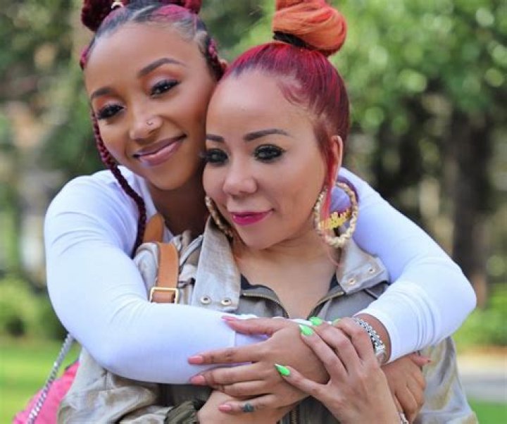 Zonnique Pullins Shares Some Never-Before-Seen Pics With Her Father And Kandi Burruss Says They’re Twinning